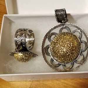 925 STERLING SILVER SET PENDANT AND RING.